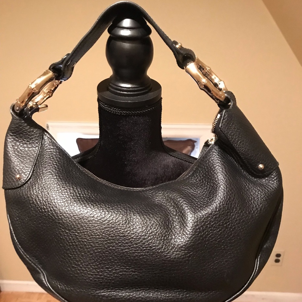 Authentic Gucci Leather pebble hobo!